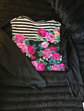Women's Black Floral Stripe Swim Long-Sleeve Top - Pink Floral